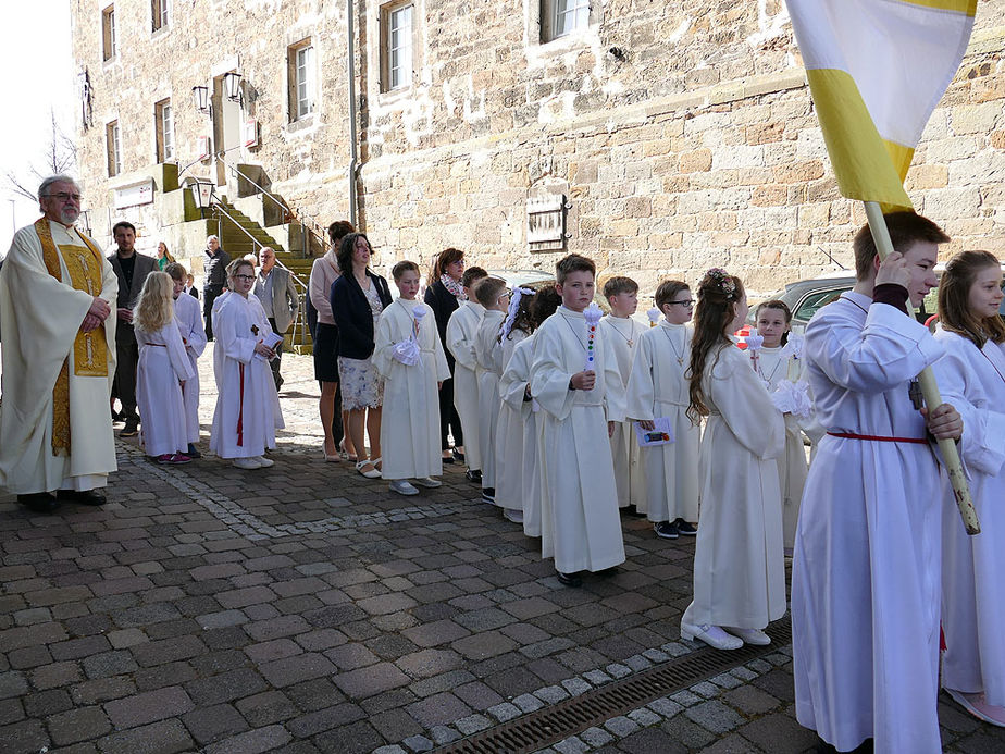 Feier der 1. Heiligen Kommunion in Sankt Crescentius (Foto: Karl-Franz Thiede)